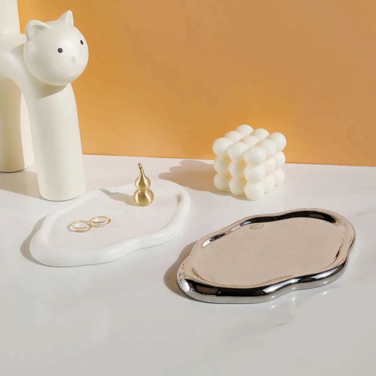 Simple ceramic dinner plate decorative plate creative cloud tray kitchen living ro he jewelry storage plate cloud plate Y251025