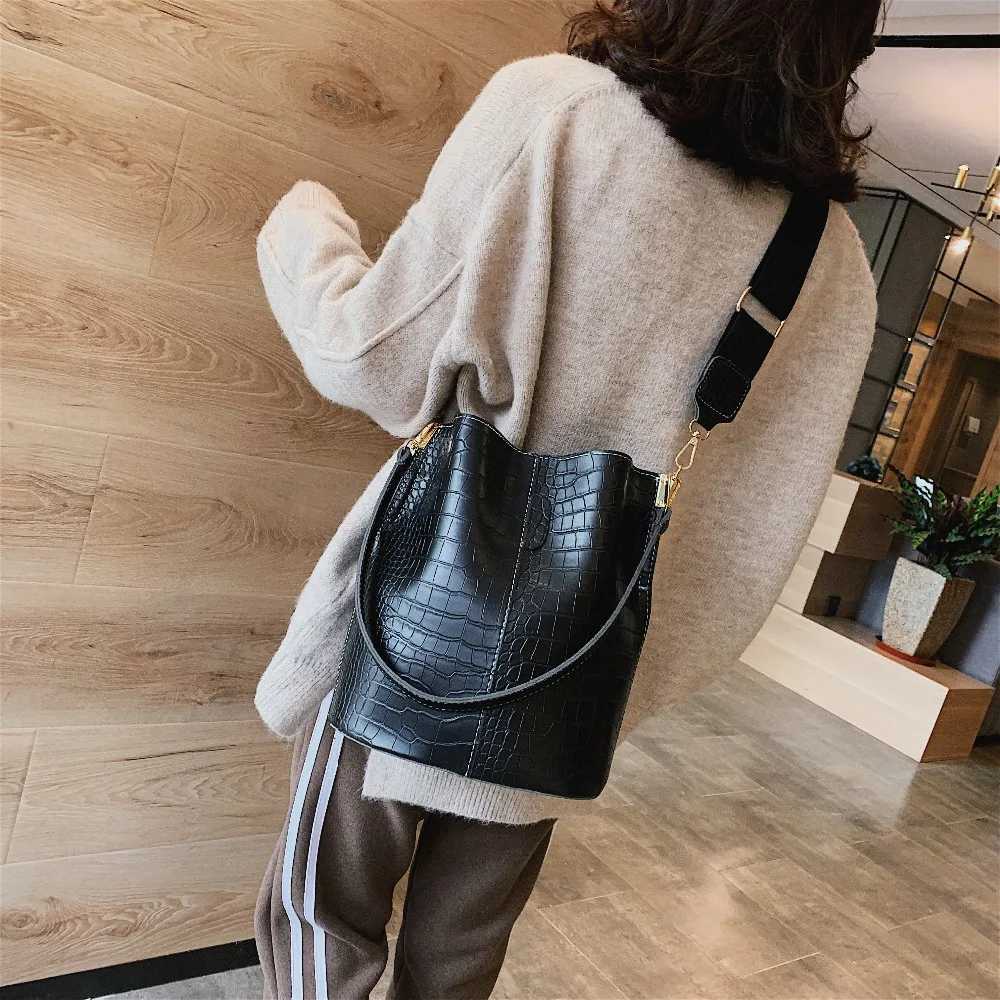 LEFTSIDE Vintage Leather Stone Pattern Crossbody Bags For Women 2025 New Shoulder Bag Fashion Handbags And Purses Bucket Bags Z251024