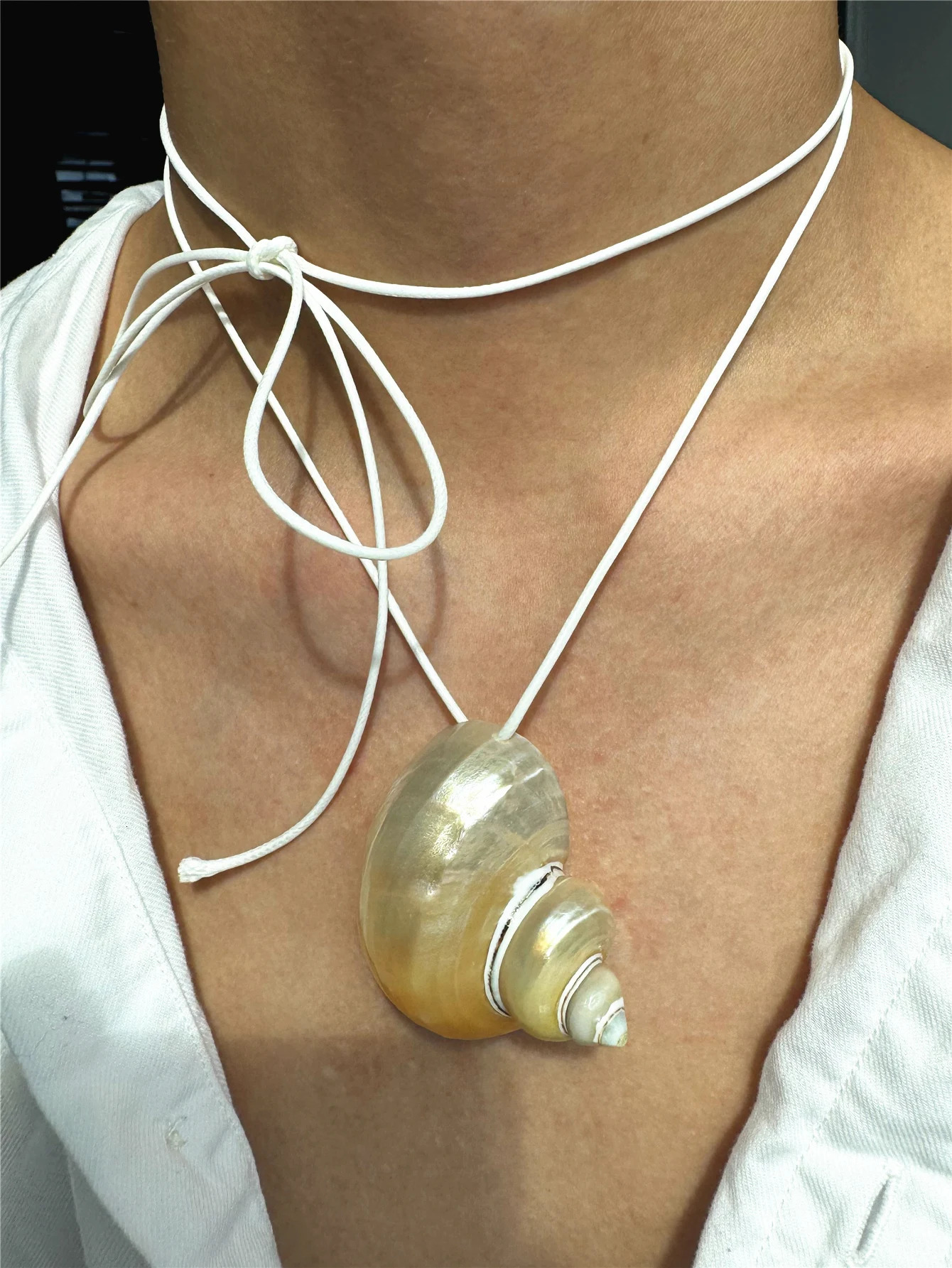 Exaggerated Natural Shell Collarbone Chain Charm Necklace Rope Chain Y2K Summer Beach Vacation Charms Jewelry For Women 251016