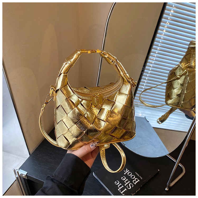 Luxury Brand Designer Bag Niche Bags For Women 2025 New Summer Versatile Super Popular Crossbody Bag Korean Style Handheld Woven Dumpling Bag