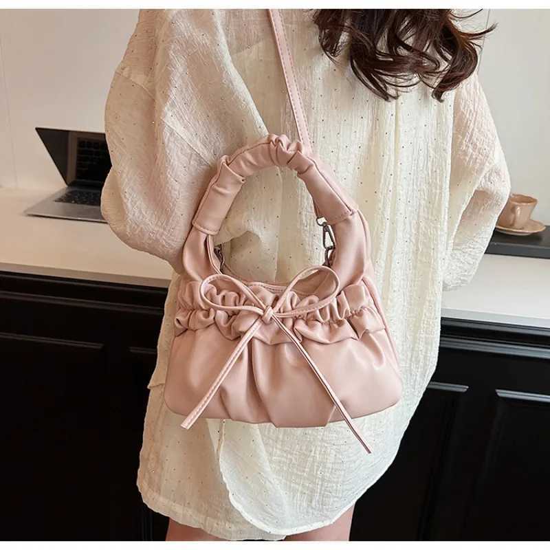 New niche design pleated cloud bag female 2025 summer popular hundreds of single shoulder crossbody bag fashion handbag Z251024