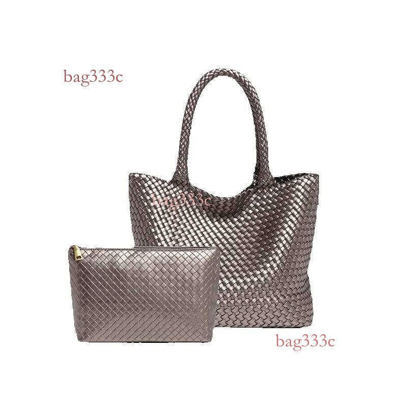 Hand-Woven Casual Large Capacity Tote Summer New Fashion Commuting Versatile Shoulder Bag For Women Cowhide Woven Bag