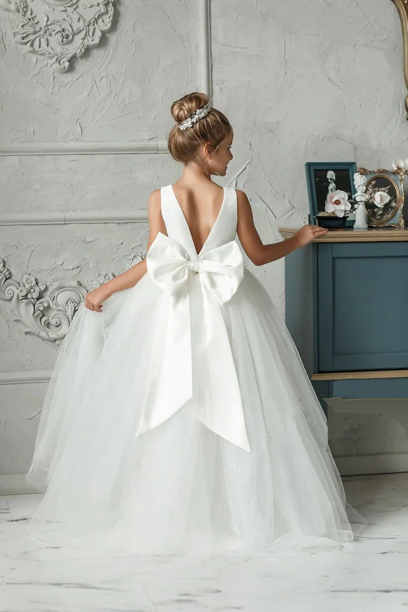 BABYONLINE White First Communion Dress Sparkly Tulle Princess Gown Bow Back Kids Flower Girl Dresses For Wedding Party 251023