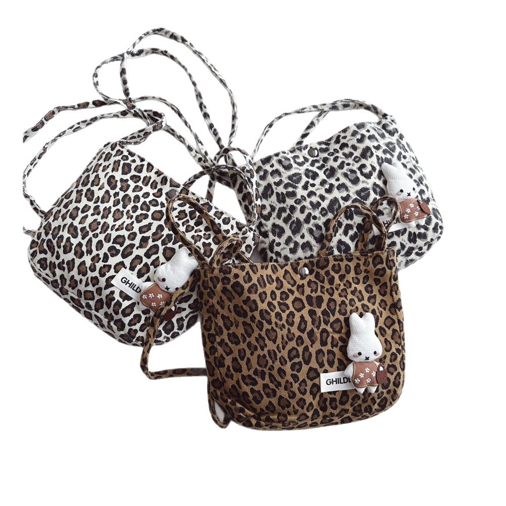 New designer leopard print children's shoulder bag, fashionable lazy style, concave shape for boys and girls, large crossbody bag