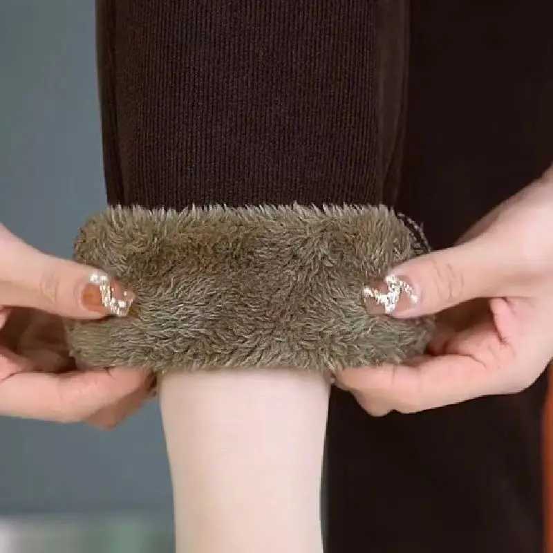 Plush Thick Casual Pants Womens Elastic High Waist Warm Lamb Fur Lined Harlan Pants Loose Corduroy Straight Trousers SweatpantsT251025