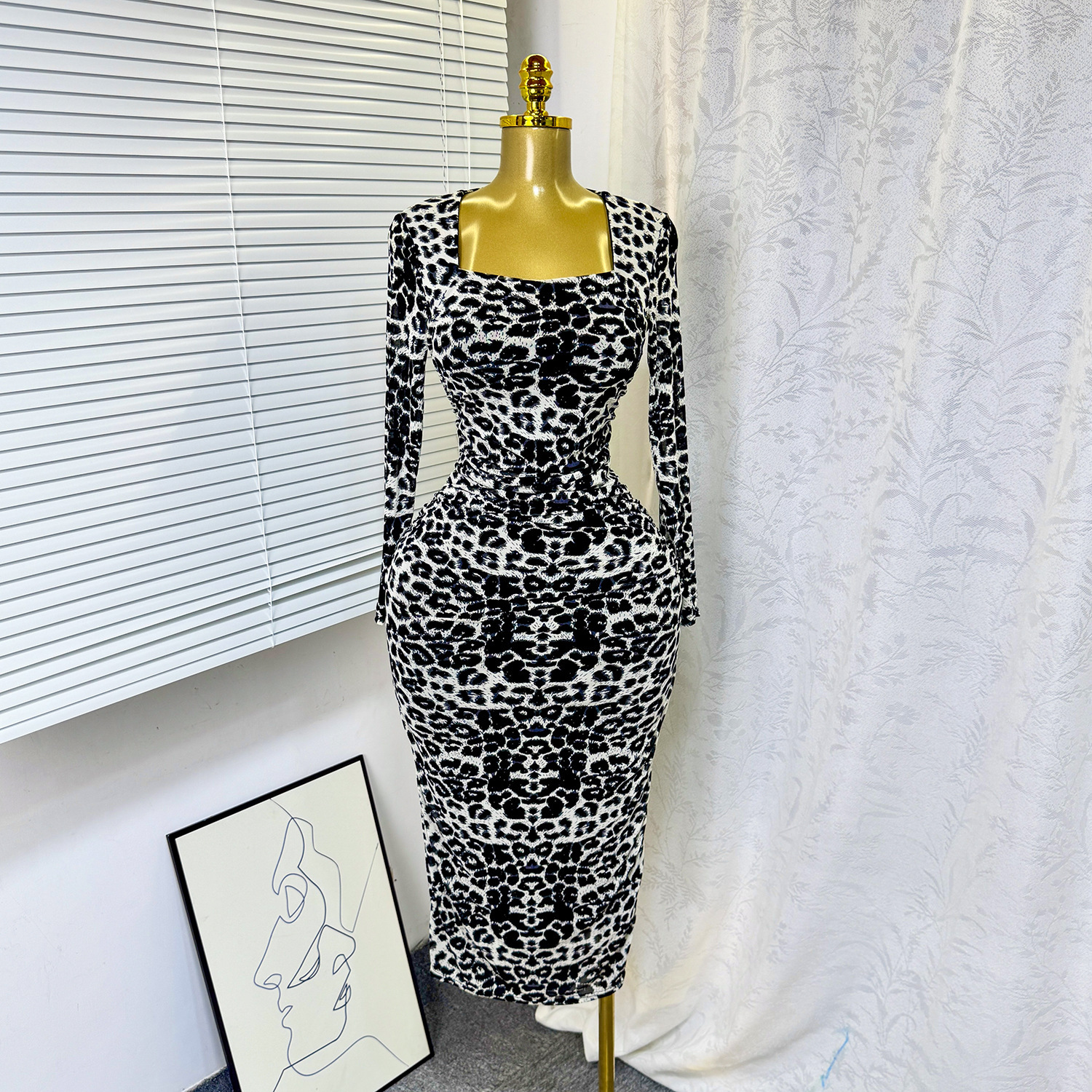 Designer sexy pure desire style dress, new social elegant women's leopard print rhinestone slim fit low cut new long skirt