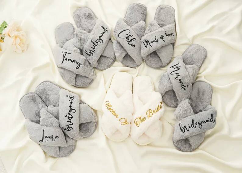 Olive Bride Bridesmaid Gift, Bachelorette Gift Set, Custom Fluffy Slippers, Fuzzy Bridal Party Slippers ddmythur
