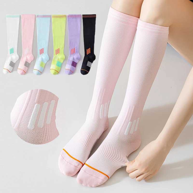 1 Pair Fashionable Women Sports Compression Calf Socks Breathable Comfortable Fitness Running All Season Pressure Socks Y251024