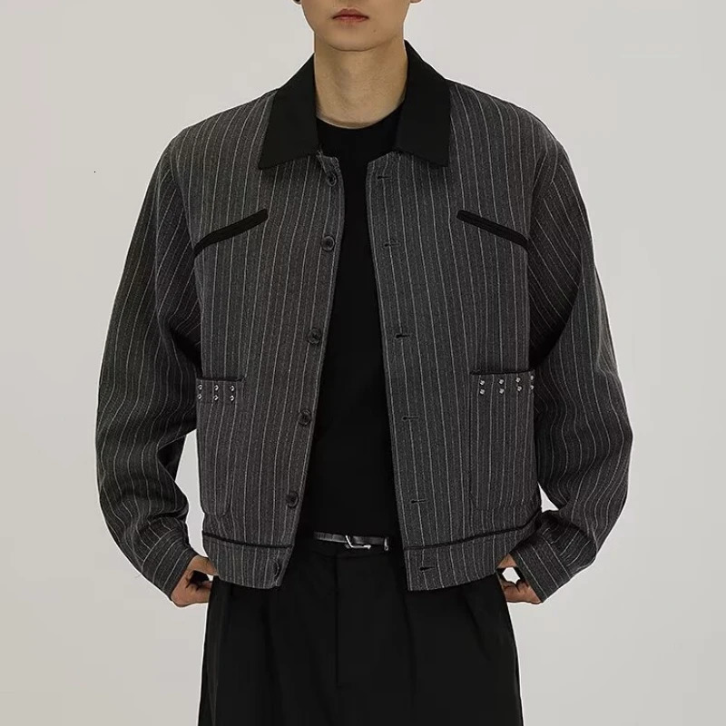 Autumn Jacket Mens Japanese Korean Streetwear Fashion Show Striped Rivet Splice Short Women Coat Couple Spring Outerwear 251015