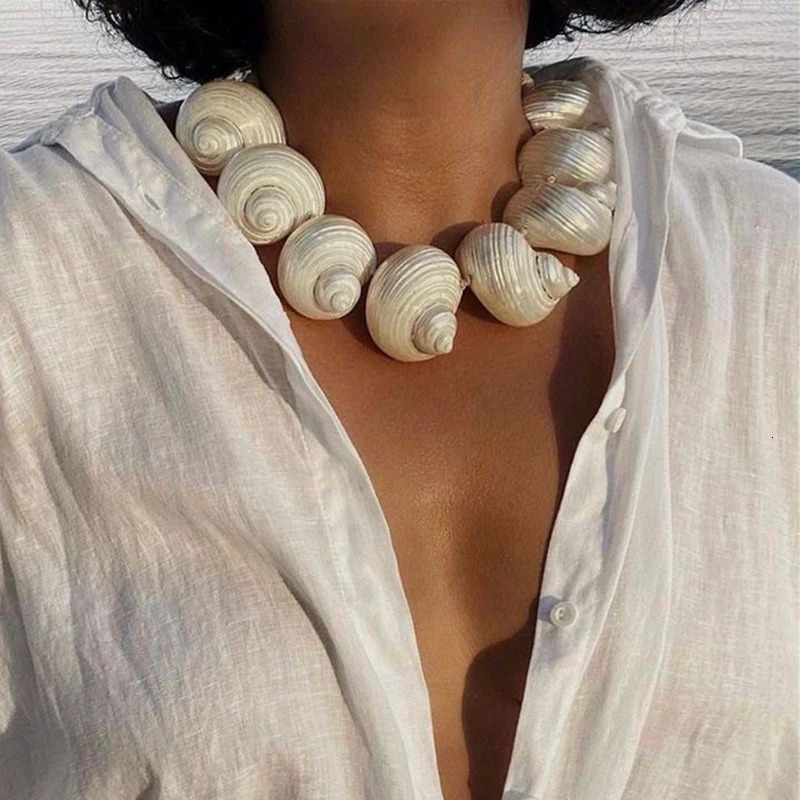 2025 Natural Freshwater Pearl Necklace Natural Shell Conch Pendant Womens Bohemian Fashion Jewelry Accessories Holiday Gift 251016
