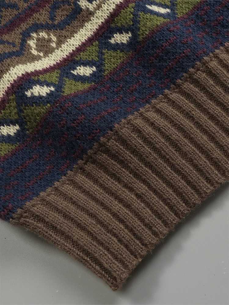 2024 Autumn and Winter New Retro Round Neck Simple School Geometric Pattern Knitted Sweater Off ShoulderT251025