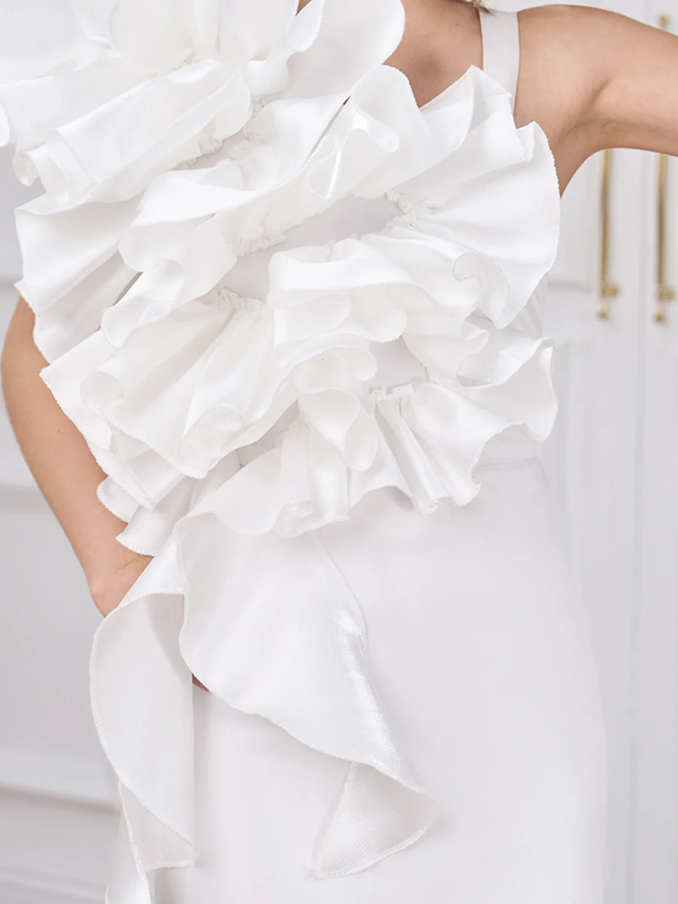 White Satin Princess Dress with Bow Asymmetrical Mermaid Gown with Ruffle Bustier for Flower Girls Banquets and Birthday Parties 251023
