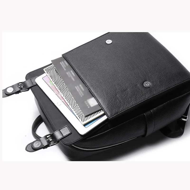 New Cowhide Schoolbag Large Capacity Trolley Bags Travel Backpack Retro Style Mens Bags Laptop Bags W251025