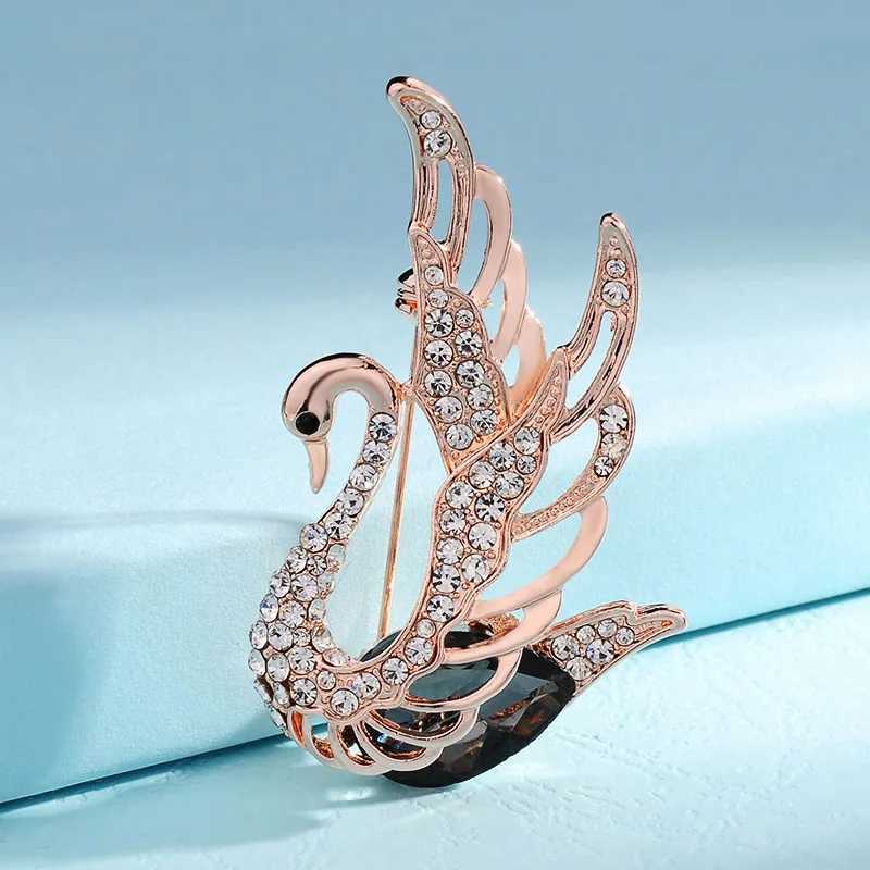 Korean Red Swan Flapping Crystal Brooches For Women Luxury Design Animal Bird Casual Office Party Brooch Pins Jewelry Gifts J251115