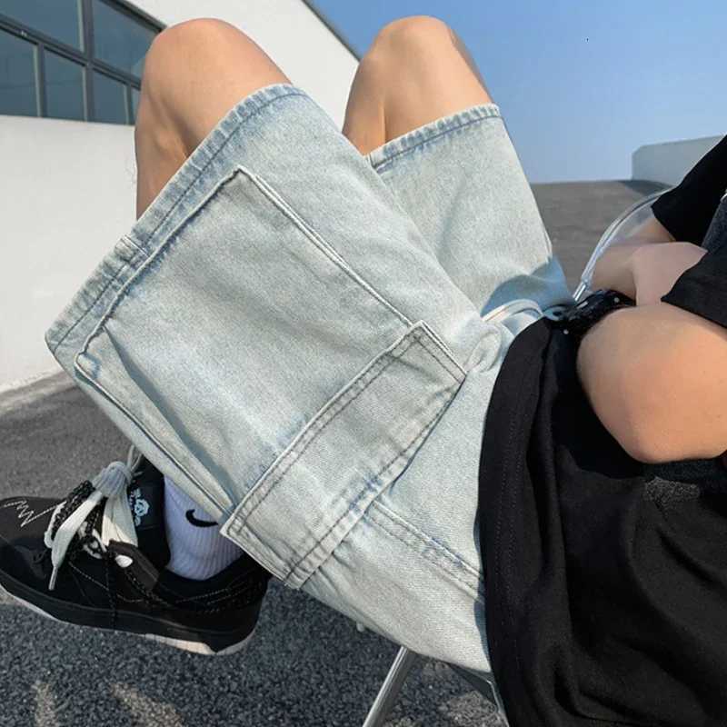2024 Summer Mens Loose Drawstring Denim Shorts Streetwear Big Pocket High Street Fashion Elastic Waist Casual Short Jeans MaleXJ251025