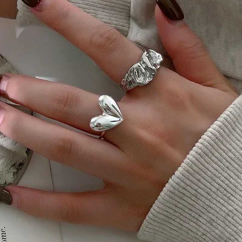 LATS Sweet Cool Silver Color Rings for Women Girl Korea Elegant Simple Smooth LOVE Heart Ring Fashion Jewelry AccessoriesXJ251025