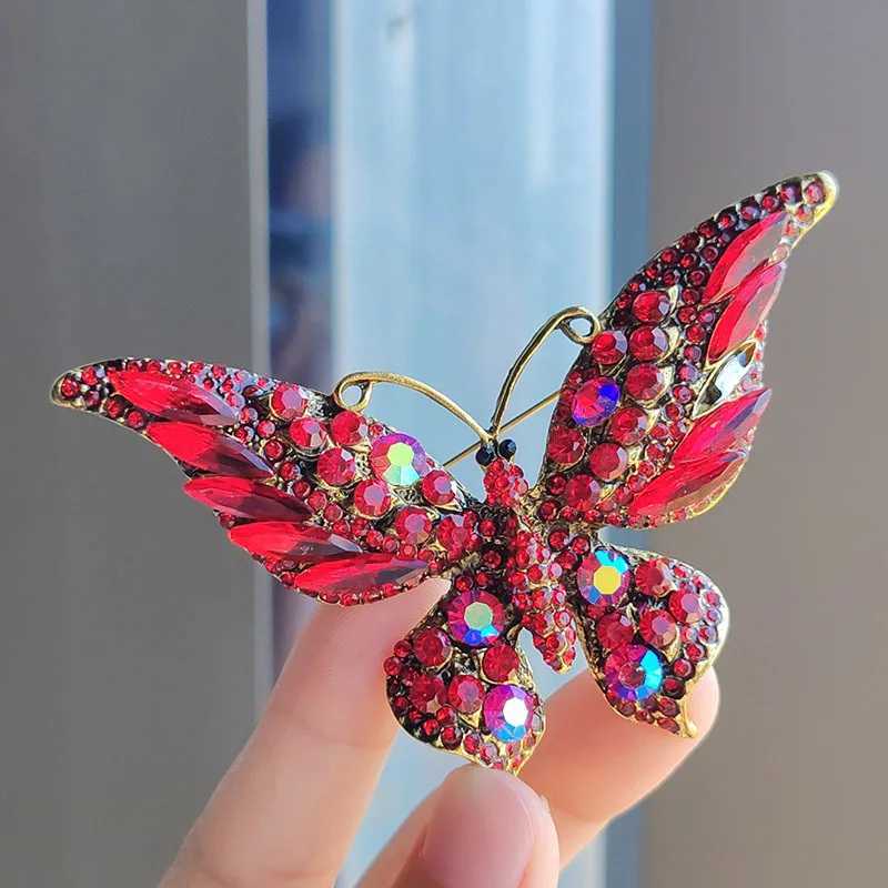 European And American Style Butterfly Brooch Alloy Pin Womens Clothing Corsage Animal Insect Scarf Buckle J251115