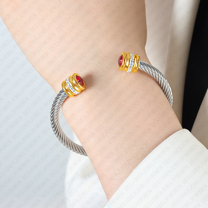 Designer Bracelet Bracelet for Women Stainless Steel Bracelets Hammered Open Bangle Gold Bangles Luxury Jewlery Designer for Women Elegant Statement G