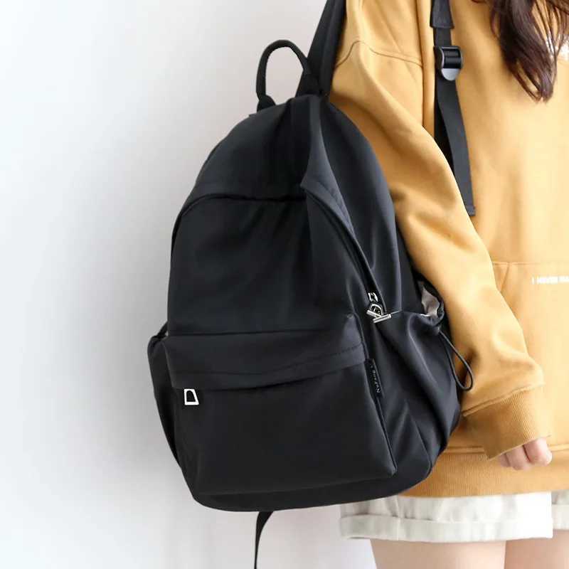 Casual Women Backpack New Lightweight Nylon Girls School Backpack Anti Theft Zipper Womens Travel Backpacks Student School Bag W251025