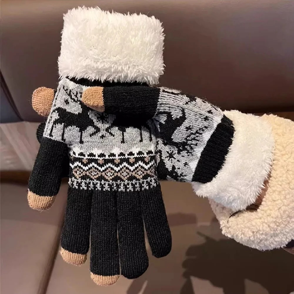 Unisex Gloves Thickened And Fleece Winter Warm Touch Christmas Deer Knitted Wool Glove Elk Deer Pattern Cashmere Women Gloves 251023