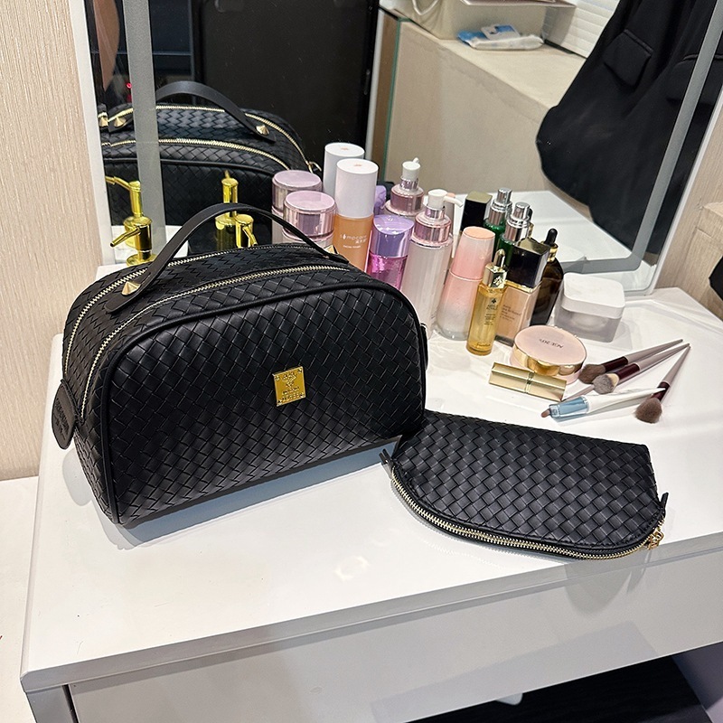 Luxury Brand Designer Bag Large Capacity Portable Makeup Bag For Women, Ins Style, High-End Feel, New Trendy Travel Waterproof Cosmetic Toiletry Organ