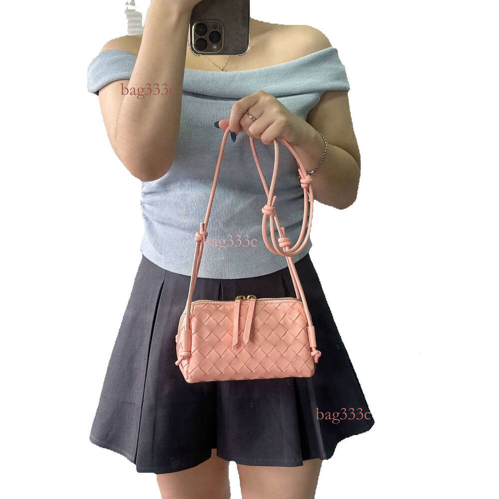 New Handmade Woven Shell Single Shoulder Crossbody Cloud Handbag Knotted Zipper Small Square Bag Cowhide Woven B Bag