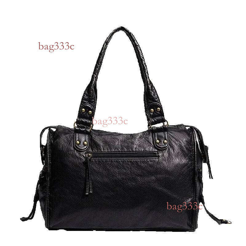 High-Quality Large Capacity Commuter Shoulder Crossbody For Women, Simple Versatile Stylish Casual Handheld Tote Bag Cowhide Woven Bag
