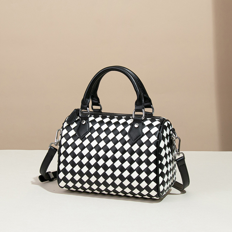 Luxury Brand Designer Bag Light Luxury Boston Handbag 2025 Spring Summer New Handheld Bag Single Shoulder Crossbody Quilted Bag Pillow Bag Camera Bag