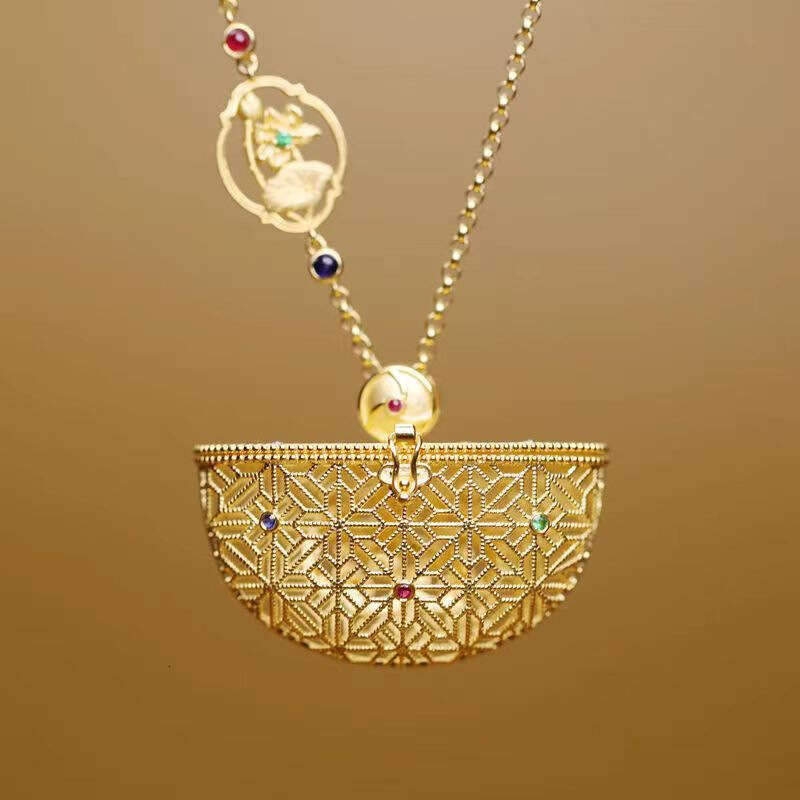 Chinese Style Hollow Inlaid Treasure Pendant Ancient Filigree Gold-Plated Hanging Ornament for Holding Spices Sachet Box Jewelry Accessories National 