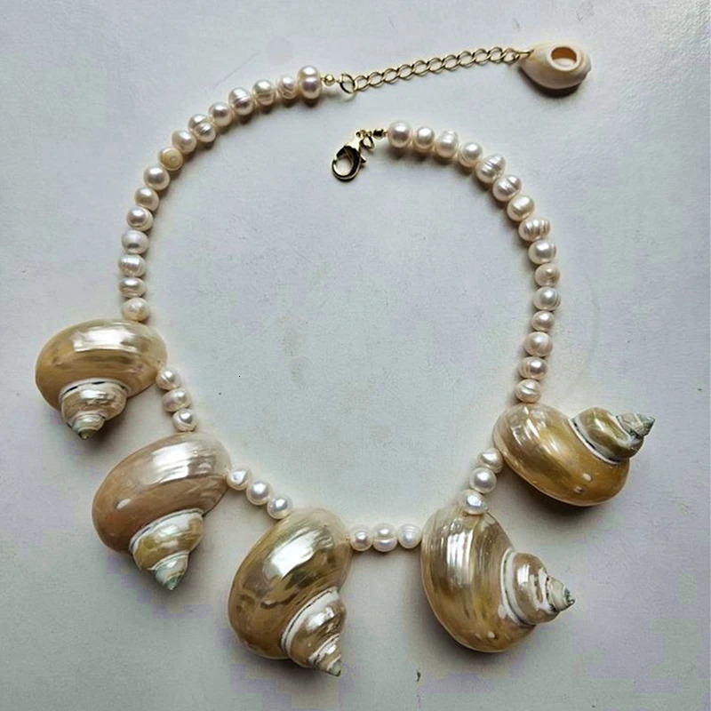 2025 Natural Freshwater Pearl Necklace Natural Shell Conch Pendant Womens Bohemian Fashion Jewelry Accessories Holiday Gift 251016