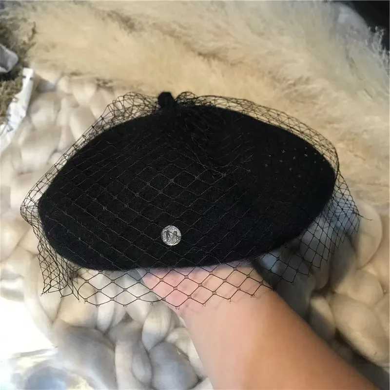 1PC Fascinating Mesh Veil Wool Beret Autumn Winter Warm Beanie Hat Vintage Felt Casual Painter Hats Fem French Berets Cs Y251025