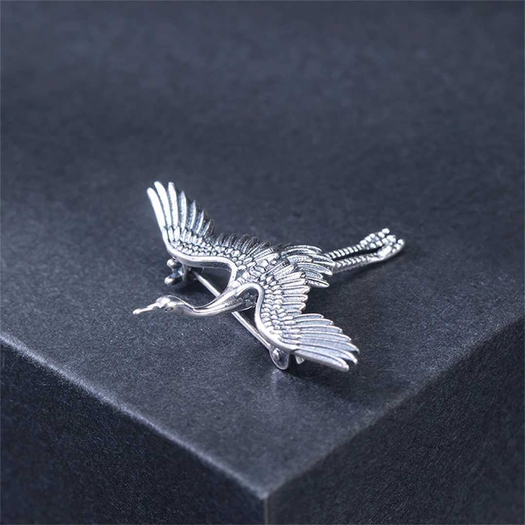 100S925Pure Silver Retro Flying Crane Brooch Collar Simple Personalized Pin Clothing Jacket Women Men Accessories Charm Jewelry J251115