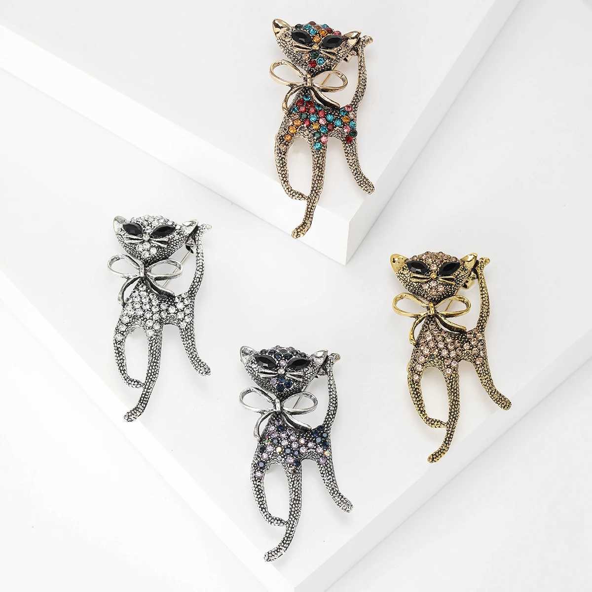 Rhinestone Kitten Pins for Women Unisex Enamel Animal Brooches Cat Lapel Pin Event Party Backpack Decoration Clothes Accessories J251115