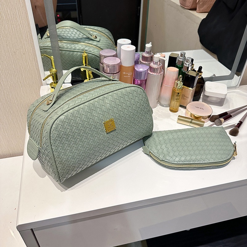 Luxury Brand Designer Bag Large Capacity Portable Makeup Bag For Women, Ins Style, High-End Feel, New Trendy Travel Waterproof Cosmetic Toiletry Organ