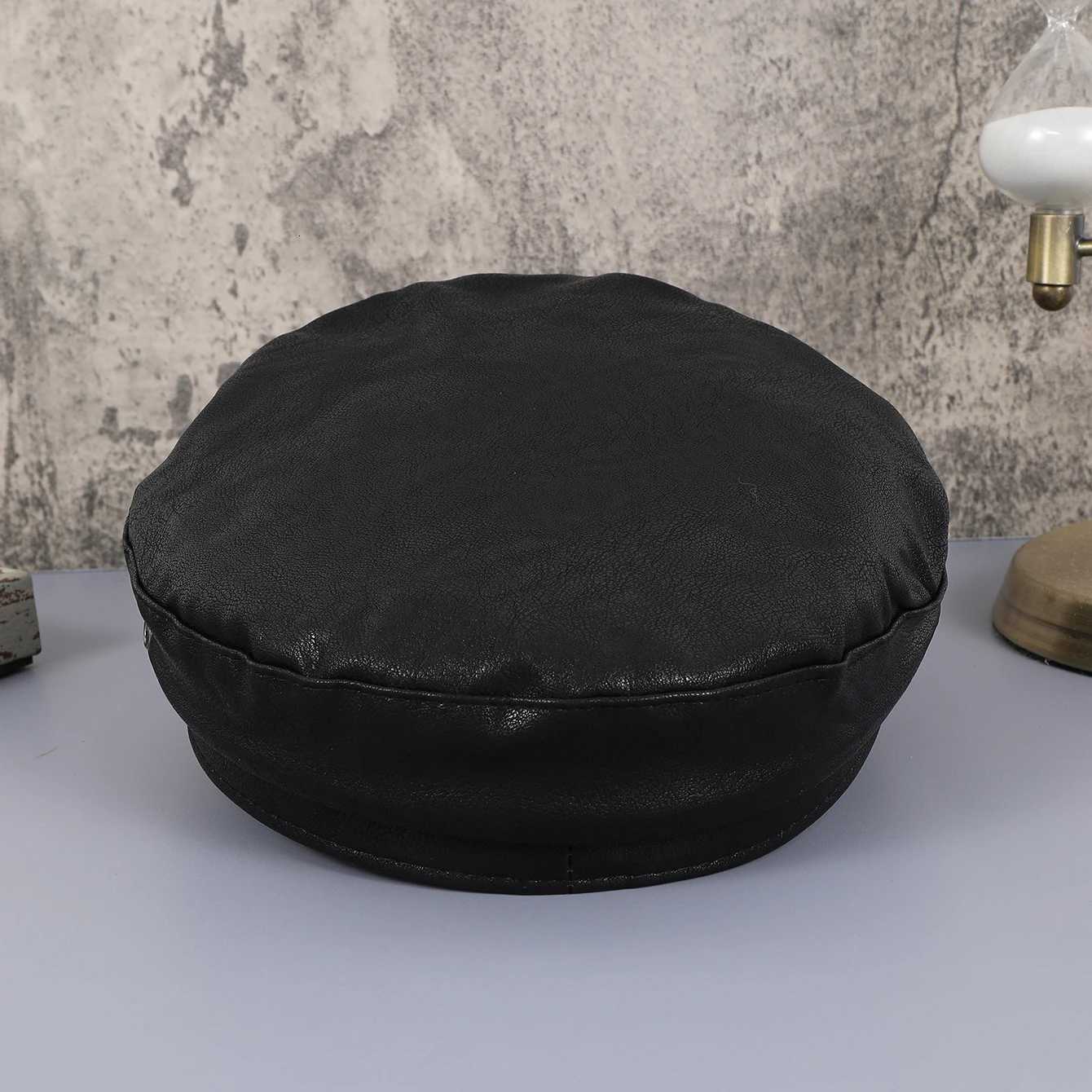 Black PU leather arrowdecorated navy hat European and sweet and cool flattopped newsboy hat shop and gatherin Y251025
