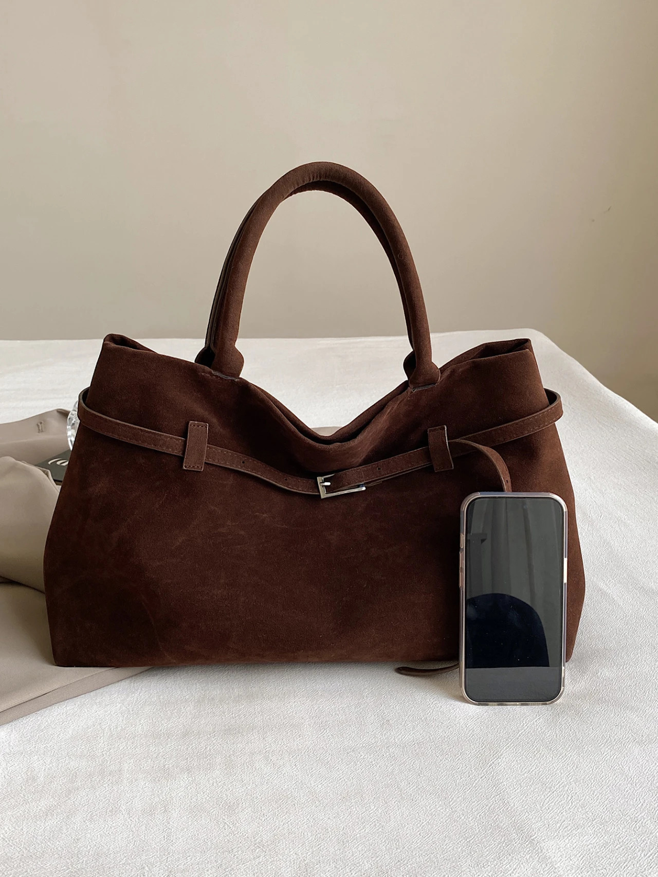 2024 AutumnWinter Womens Bag Fashion Style Suede Handbag Versatile High End Single Shoulder Crossbody 251018