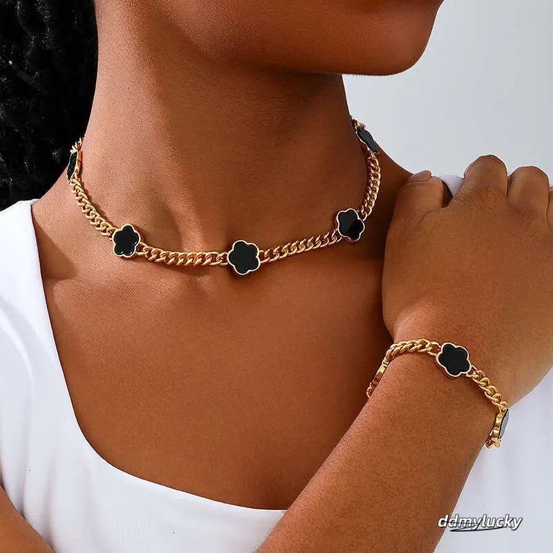 Necklaces For Women: Elegant Five-Leaf Clover Jewelry Set - Gold-Tone Metal Chain Necklace, Bracelet & Earrings For Banquets Ddmylucky