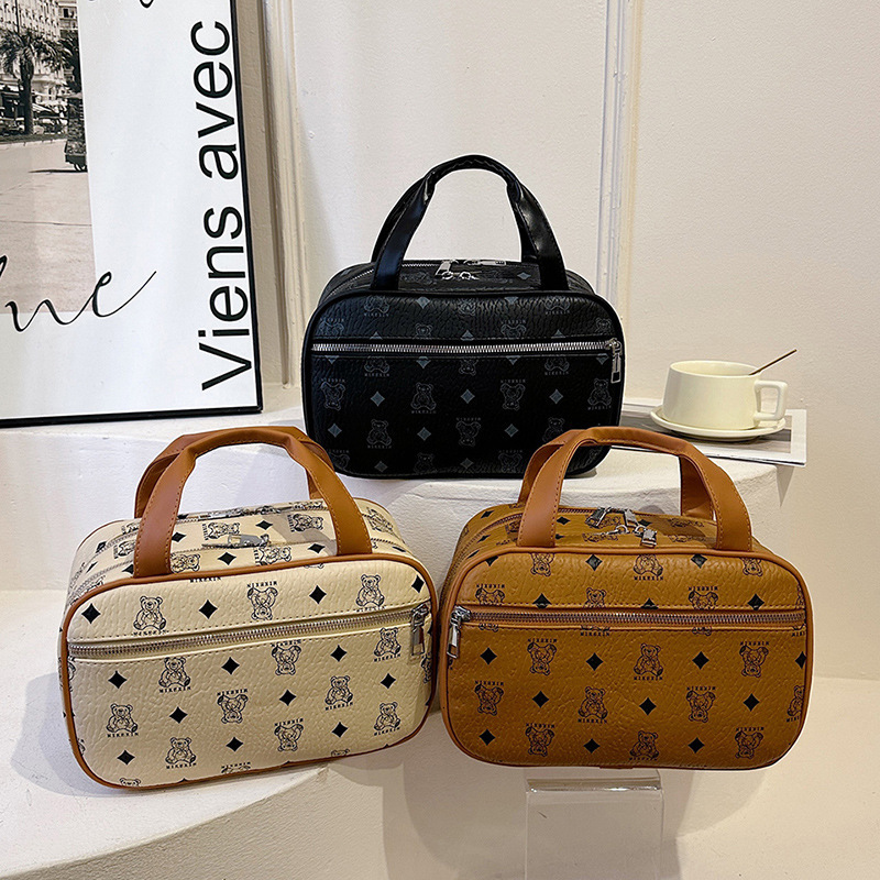 Luxury Brand Designer Bag Cartoon Bear Print Toiletry Bag Large Capacity Skincare Makeup Bag Travel Portable PU Storage Bag