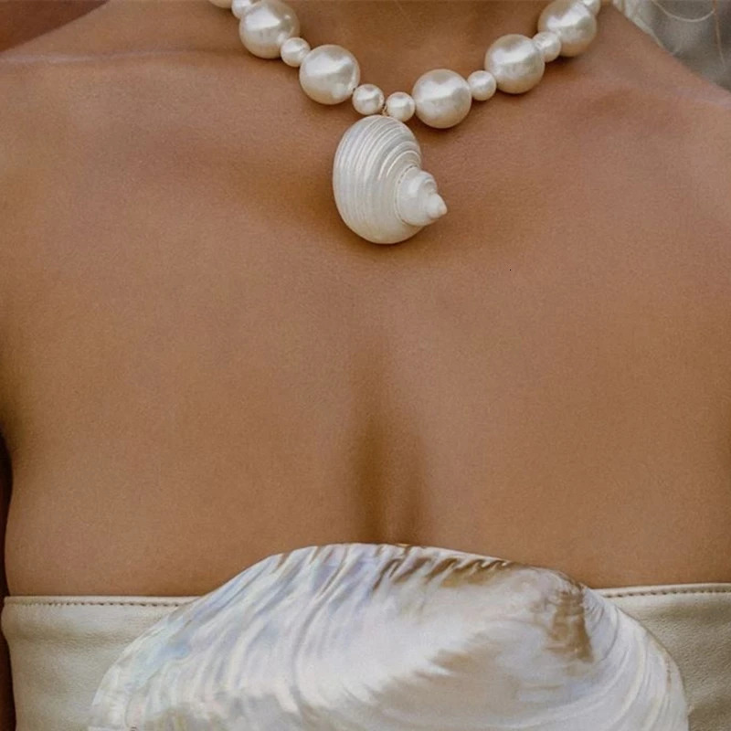 Natural Freshwater Pearl Necklace Natural Shell Conch Pendant Womens Bohemian Fashion Jewelry Accessories Holiday Gift 251016