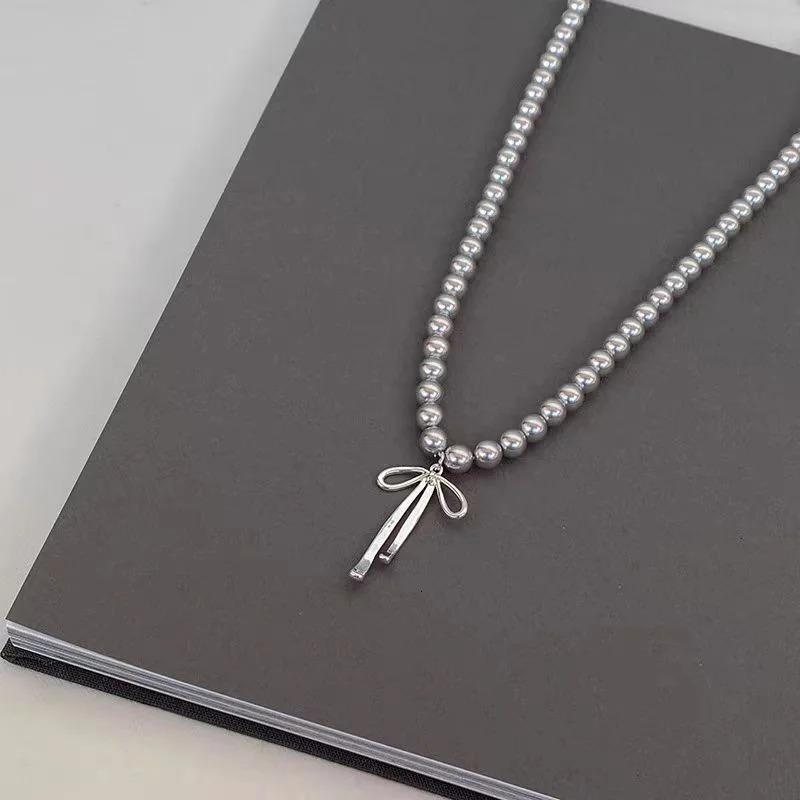 Fashionable Choker with Pendant Graceful Bowknot Pendant Choker Necklace with Gray Pearls Neck Jewelry Accessories 251023