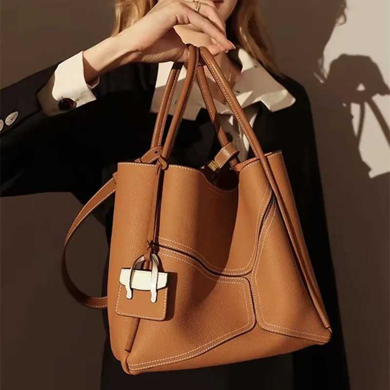 2025 Luxury Highend Geometry Splicing Design Composite Handbags Women Trendy Bucket Bag Underarm Bag New Brand Shoulder Bag Z251024