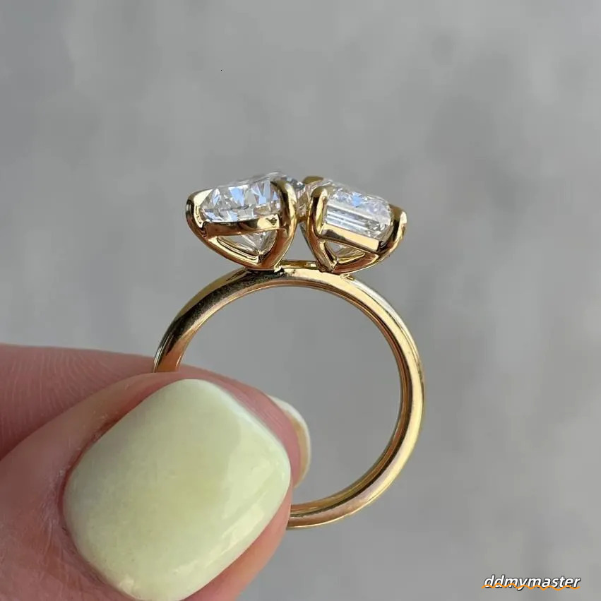 2025 Emerald And Pear Cut Graceful Dia Engagement 14K/ Yellow Gold Wedding Ring Toi Et Moi Style Ddmymaster