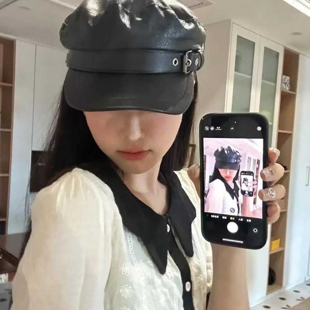 Autumn Winter Versatile Beret Retro Flat Top Visor Small Face Black Painter Hat Classic Versatile Adjustable Hat Octagonal C Y251025