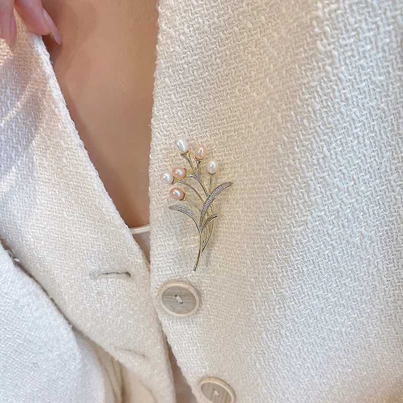 100 Natural Freshwater Pearl 14K Gold Filled Trendy Flower Ladies Brooch Jewelry For Women All Match Accessories J251115