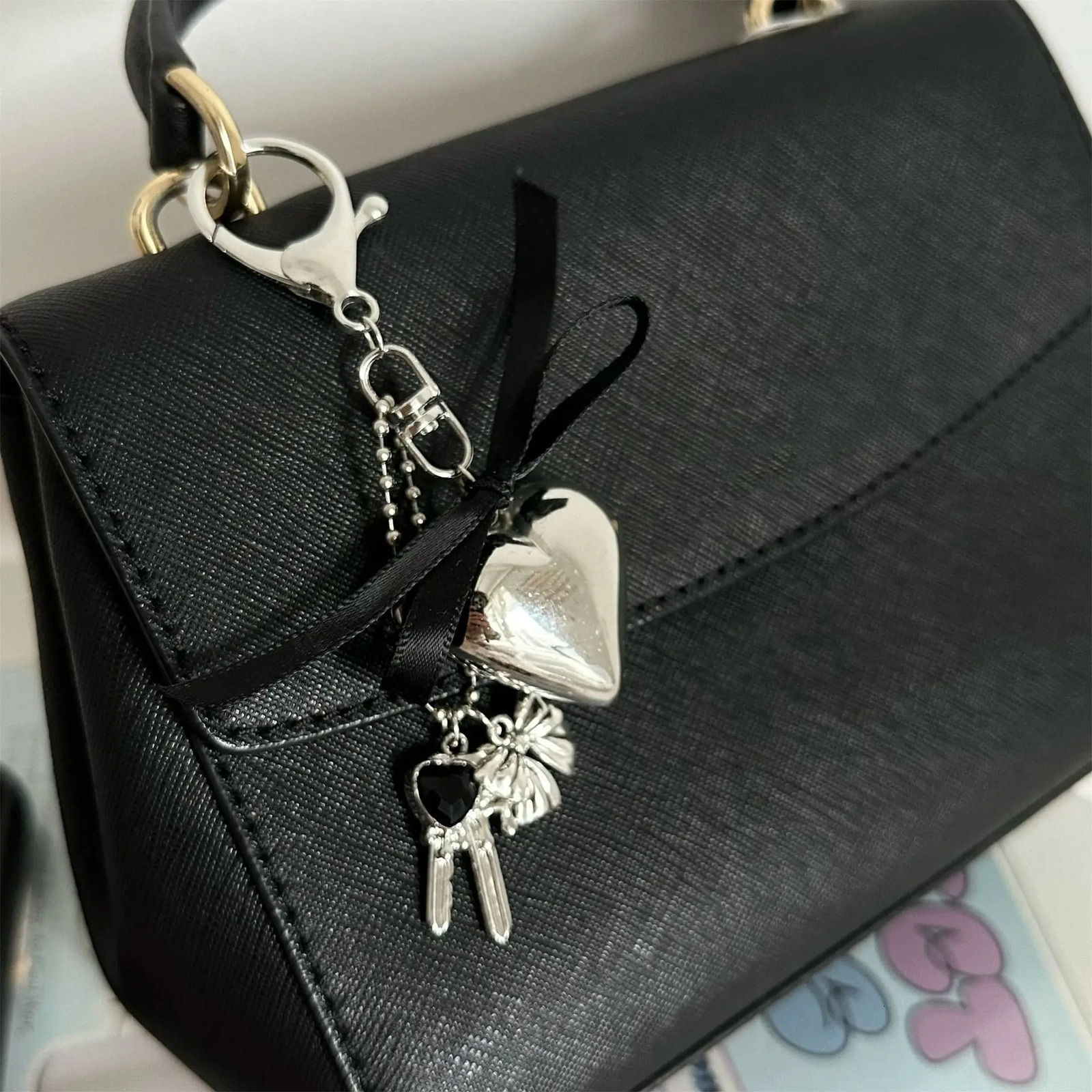 Ins Hrart Bownot Keychain Silvery Love Shape Pendants Niche Bag Phone Keyring Fashion Y2k Accessory Women Couple Gifts 251021