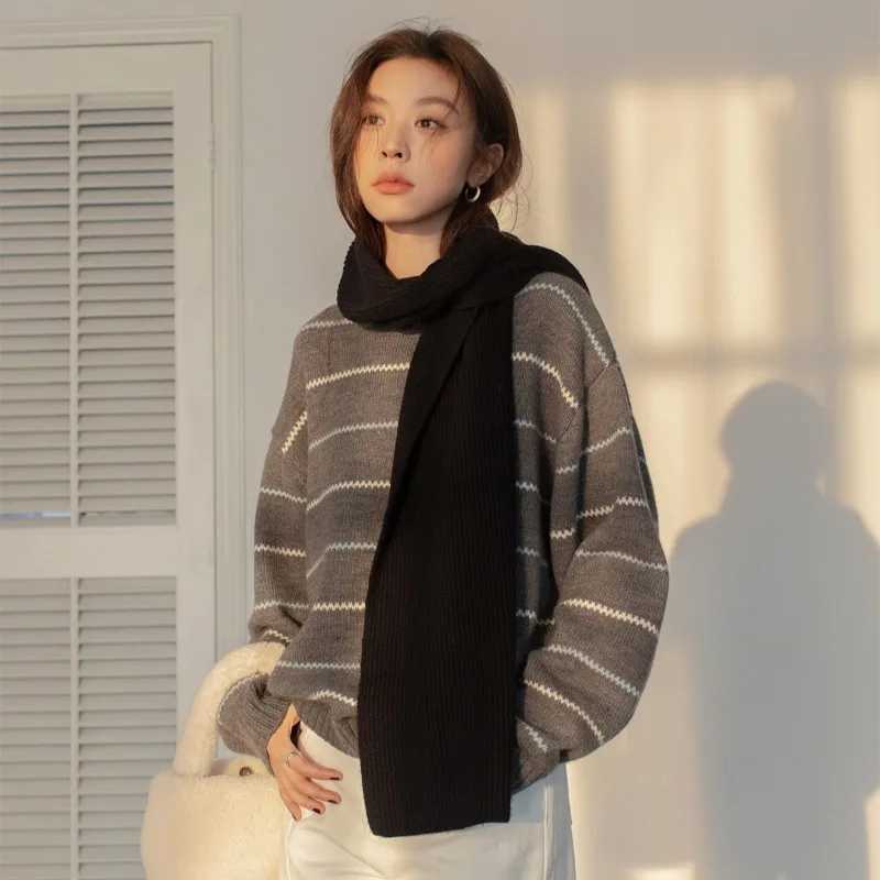 2025 Autumn Korean Striped Oneck Sweater for Women Casual Loose Knitted Top Elegant Long Sleeved Sweater Preppy Style KnitwearT251025