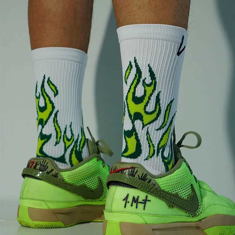 Veidoorn 3 Pairs NonSlip Sports Socks for Men Women Breathable Athletic Cushioned Ankle Socks Towel Sole Trendy Flame Pattern Y251024