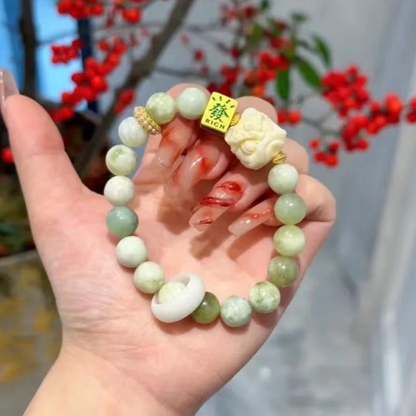Traditional Mandarin Lion Beads with Green Grape Milk Capacitor Bracelet