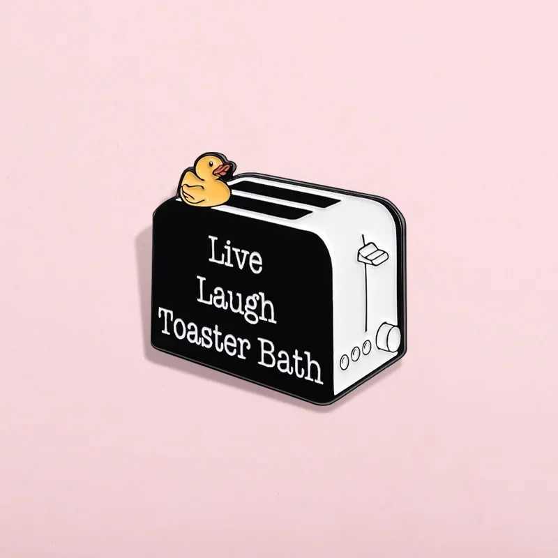 Cute Duck Bread Maker Enamel Pins Laugh Toaster Bath Brooches Lapel Metal Badges Funny Decoration Jewelry Gift for Friends J251115