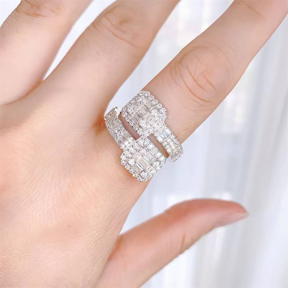 New Arrival 925 Silver Brilliant Round Emerald Cut Pass Diamond Test Sparkling D Color Moissanite Ring for Women Fine Jewelry